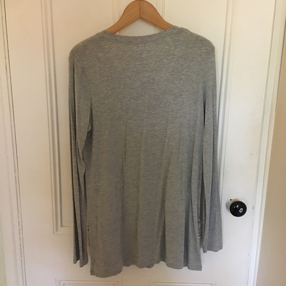 New NWOT Silver Sequined Smocked Soft Gray Long Sleeve Top - Picture 6 of 8